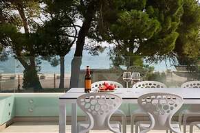 Luxury Apartment With Hot Tub and Sea View, Near the Beach and Close t