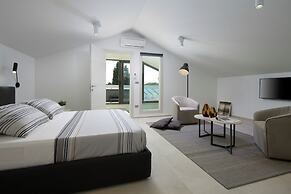 Luxury Apartment With Hot Tub and Sea View, Near the Beach and Close t