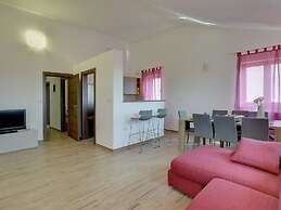 Villa in Pula With sea Beach