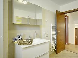 Villa in Pula With sea Beach