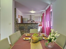 Villa in Pula With sea Beach