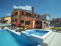 Villa in Pula With sea Beach
