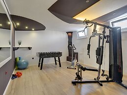 Modern Holiday Home With Pool in Medulin