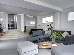 Modern Holiday Home With Pool in Medulin