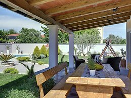 Modern Holiday Home With Pool in Medulin