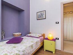 Apartment With Private Pool in Pula