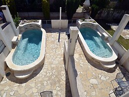 Modern Villa With Swimming Pool