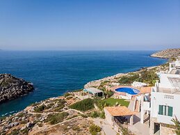 Luxury Villa With Amazing Sea Views, Private Pool, Near the Beach