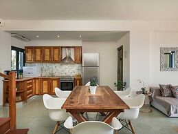 Luxury Villa With Amazing Sea Views, Private Pool, Near the Beach