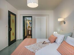 Luxury Villa With Amazing Sea Views, Private Pool, Near the Beach