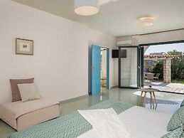 Luxury Villa With Amazing Sea Views, Private Pool, Near the Beach