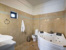 Luxury Villa With Amazing Sea Views, Private Pool, Near the Beach