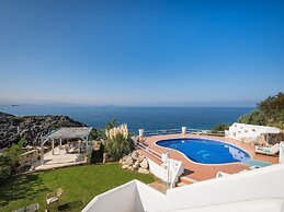 Luxury Villa With Amazing Sea Views, Private Pool, Near the Beach
