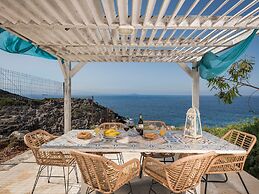 Luxury Villa With Amazing Sea Views, Private Pool, Near the Beach