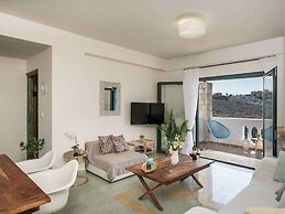 Luxury Villa With Amazing Sea Views, Private Pool, Near the Beach