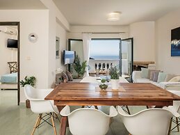 Luxury Villa With Amazing Sea Views, Private Pool, Near the Beach