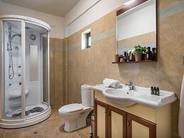 Luxury Villa With Amazing Sea Views, Private Pool, Near the Beach