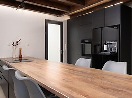 Luxury Villa With Breakfast Included, Near Sea and City, Ping Pong, Ch