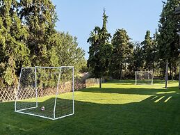 Luxury Villa With Breakfast Included, Near Sea and City, Ping Pong, Ch