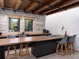 Luxury Villa With Breakfast Included, Near Sea and City, Ping Pong, Ch