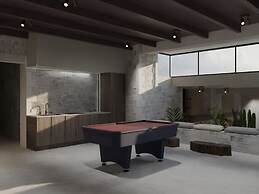 Luxury Villa With Breakfast Included, Near Sea and City, Ping Pong, Ch