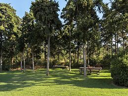 Luxury Villa With Breakfast Included, Near Sea and City, Ping Pong, Ch