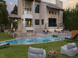 Luxury Villa With Breakfast Included, Near Sea and City, Ping Pong, Ch