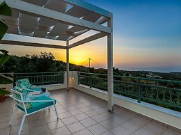 Secluded Villa w Private Pool, Children Play Area, Pool Table, BBQ & S