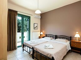 Secluded Villa w Private Pool, Children Play Area, Pool Table, BBQ & S