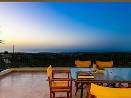 Secluded Villa w Private Pool, Children Play Area, Pool Table, BBQ & S