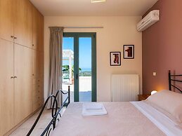 Secluded Villa w Private Pool, Children Play Area, Pool Table, BBQ & S