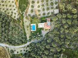 Secluded Villa w Private Pool, Children Play Area, Pool Table, BBQ & S