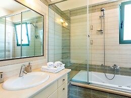 Secluded Villa w Private Pool, Children Play Area, Pool Table, BBQ & S