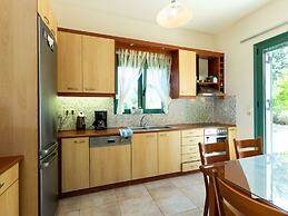 Secluded Villa w Private Pool, Children Play Area, Pool Table, BBQ & S