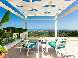 Secluded Villa w Private Pool, Children Play Area, Pool Table, BBQ & S