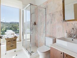 Luxury Villa With Private Heated Pool, Childrens Fenced Area, Near the