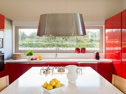 Luxury Villa With Private Heated Pool, Childrens Fenced Area, Near the