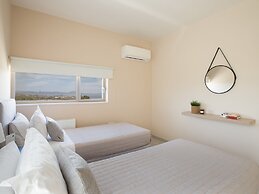 Luxury Villa With Private Heated Pool, Childrens Fenced Area, Near the