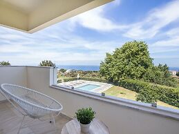 Luxury Villa With Private Heated Pool, Childrens Fenced Area, Near the