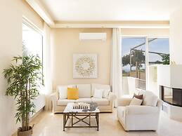 Luxury Villa With Private Heated Pool, Childrens Fenced Area, Near the