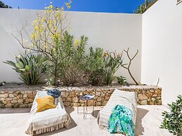 Luxury Villa With Private Heated Pool, Childrens Fenced Area, Near the