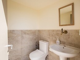 Luxury Villa With Private Heated Pool, Childrens Fenced Area, Near the