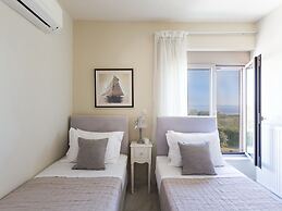 Luxury Villa With Private Heated Pool, Childrens Fenced Area, Near the