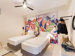 Luxury Villa With Private Heated Pool, Childrens Fenced Area, Near the