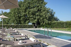 Luxury Villa With Private Heated Pool, Childrens Fenced Area, Near the