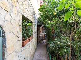 Belvilla by OYO La Villetta Green House
