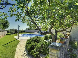 Holiday Home in Vodnjan With Pool
