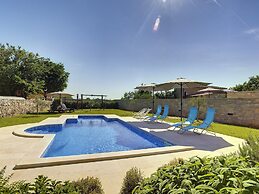 Holiday Home in Vodnjan With Pool