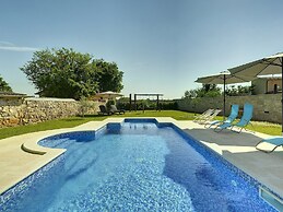 Holiday Home in Vodnjan With Pool