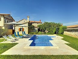 Holiday Home in Vodnjan With Pool